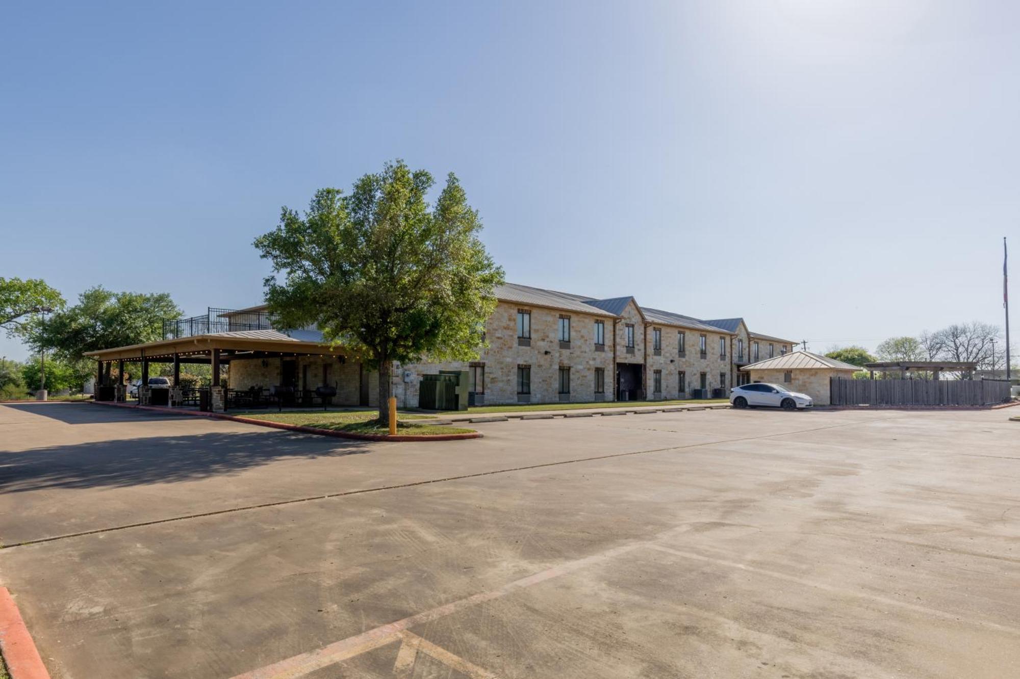 德州哈利茨维尔酒店 Hallettsville 外观 照片